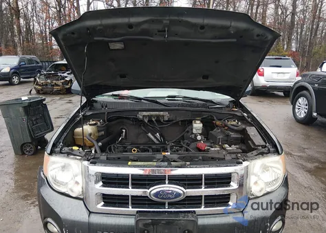 2009 Ford Escape Xlt z USA, uszkodzony, nr VIN 1FMCU93749KC31334